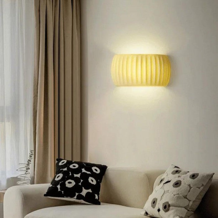 Luxe Art Deco Wall Lamp in Resin - Illuminate your Interior