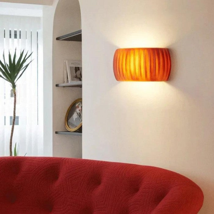 Luxe Art Deco Wall Lamp in Resin - Illuminate your Interior