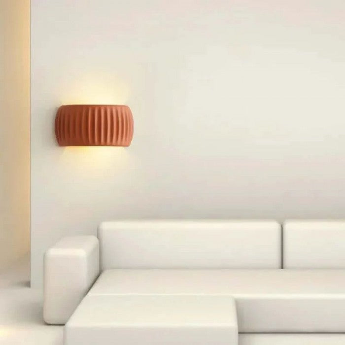 Luxe Art Deco Wall Lamp in Resin - Illuminate your Interior