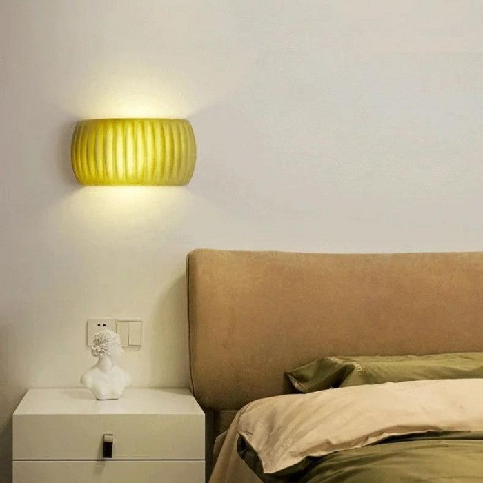 Luxe Art Deco Wall Lamp in Resin - Illuminate your Interior