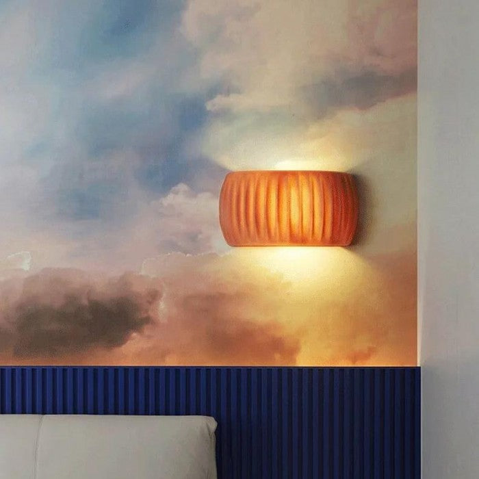 Luxe Art Deco Wall Lamp in Resin - Illuminate your Interior