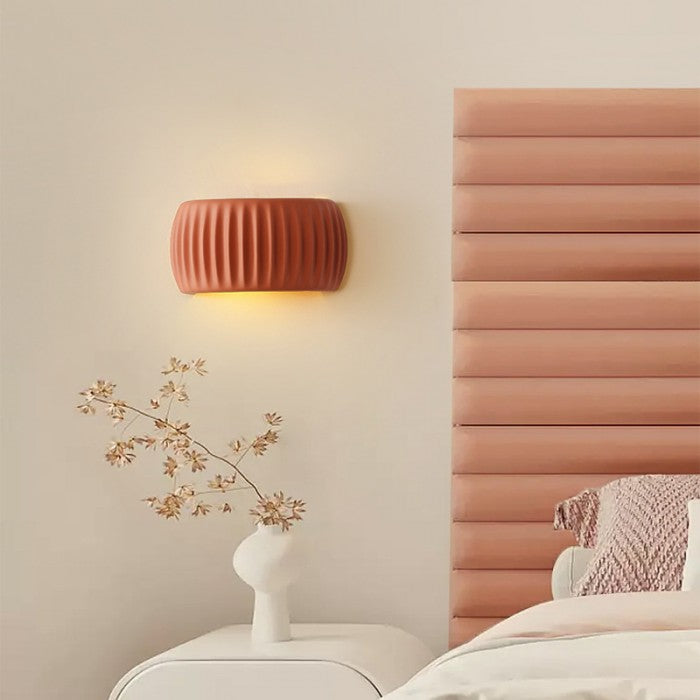 Luxe Art Deco Wall Lamp in Resin - Illuminate your Interior