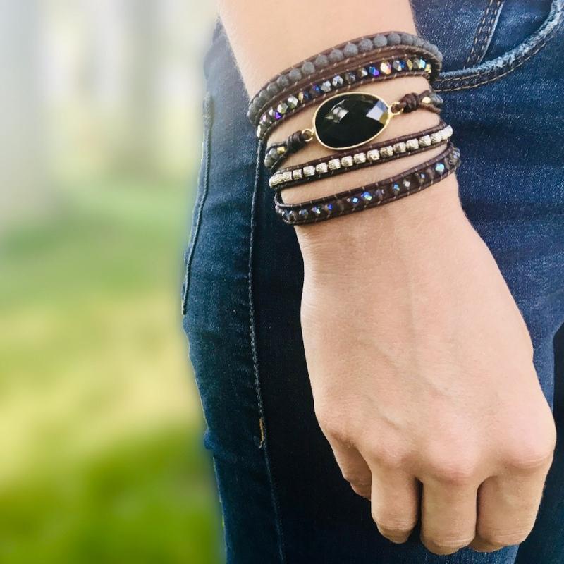 Lunara - Stylish Onyx Moon Bracelet with Protection
