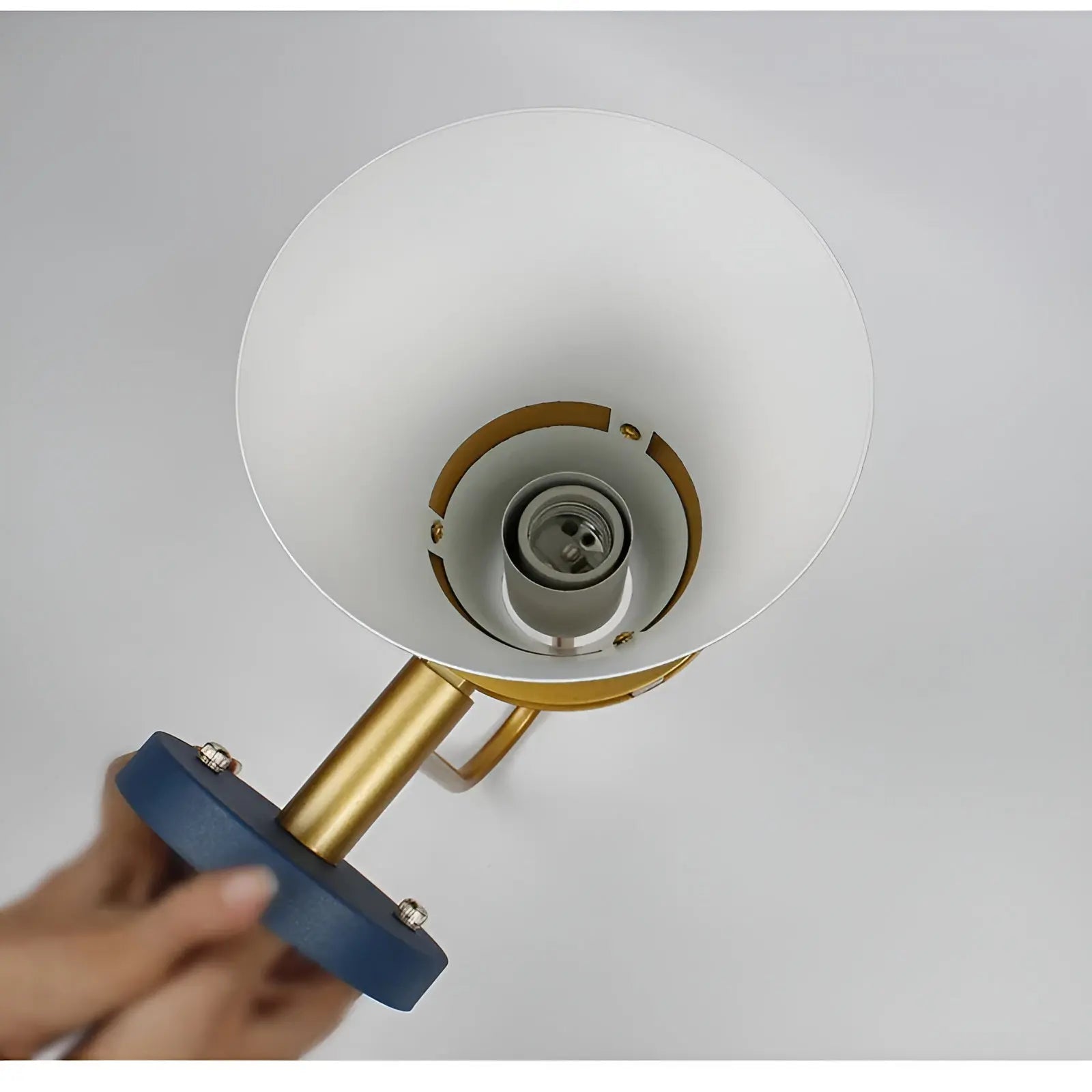 Retro Elegance Wall Lamp - EliteAura Luxury Lighting