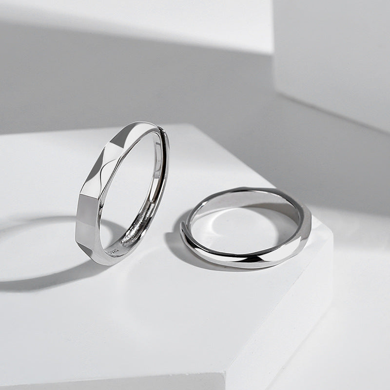 RadiantLove Ring – Captivating Reflective Jewelry