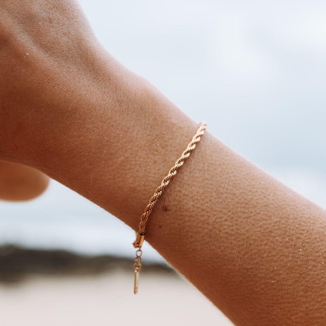 Sienna - Elegant Braided Link Bracelet