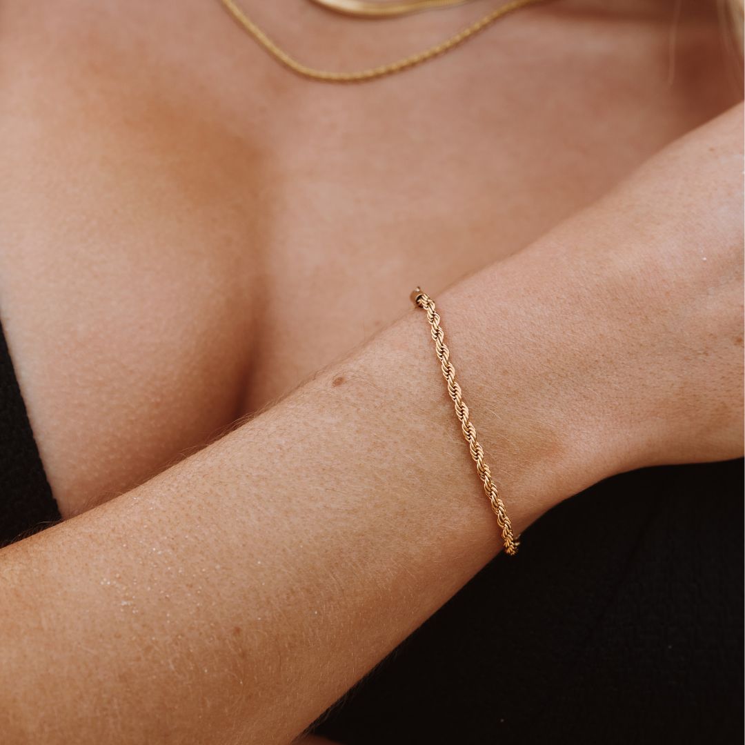 Sienna - Elegant Braided Link Bracelet
