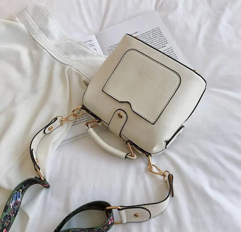 RoxyBag - Luxury Crossbody Bag with Unique Style