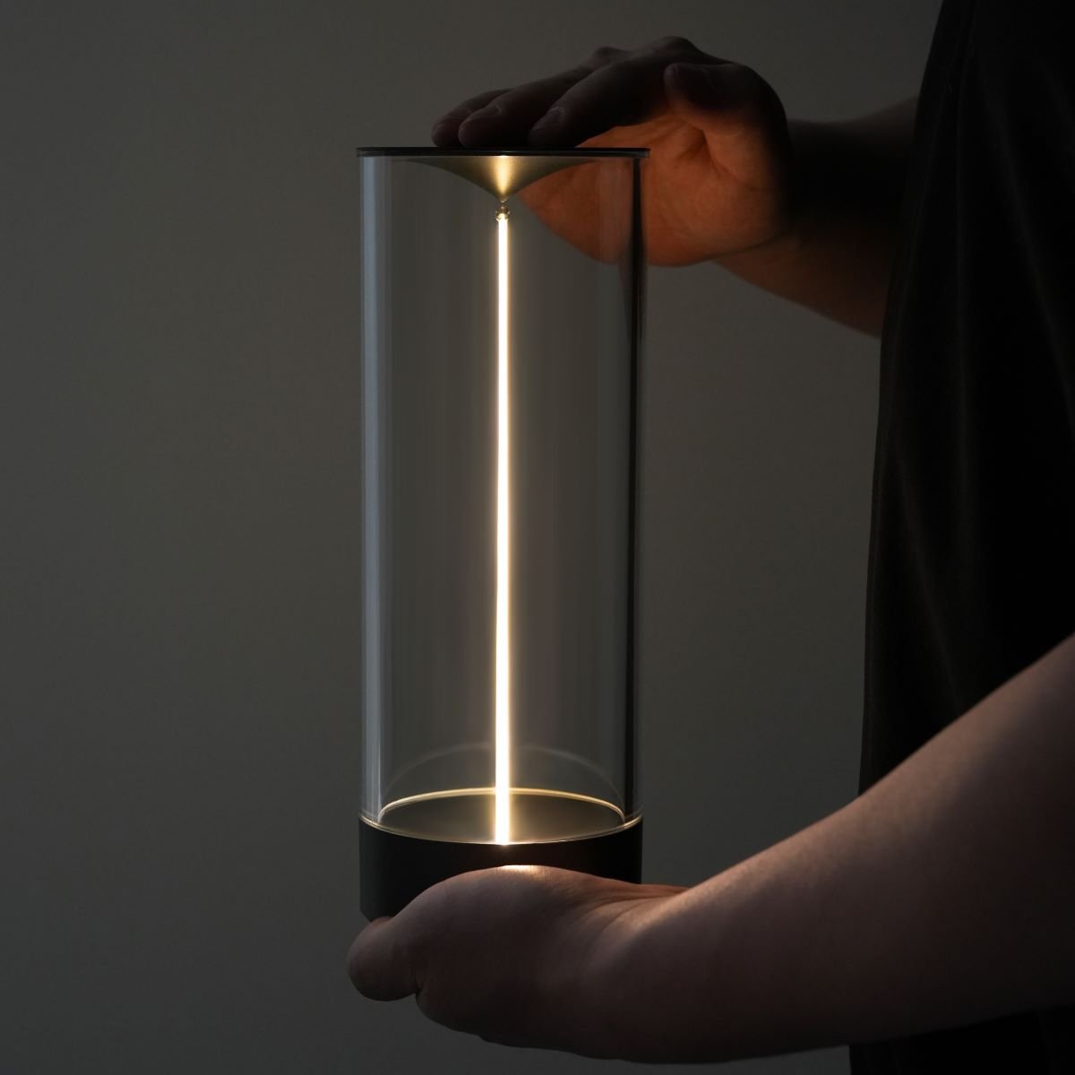 Shine - Elegant Wireless Table Lamp with Dimmable Lighting