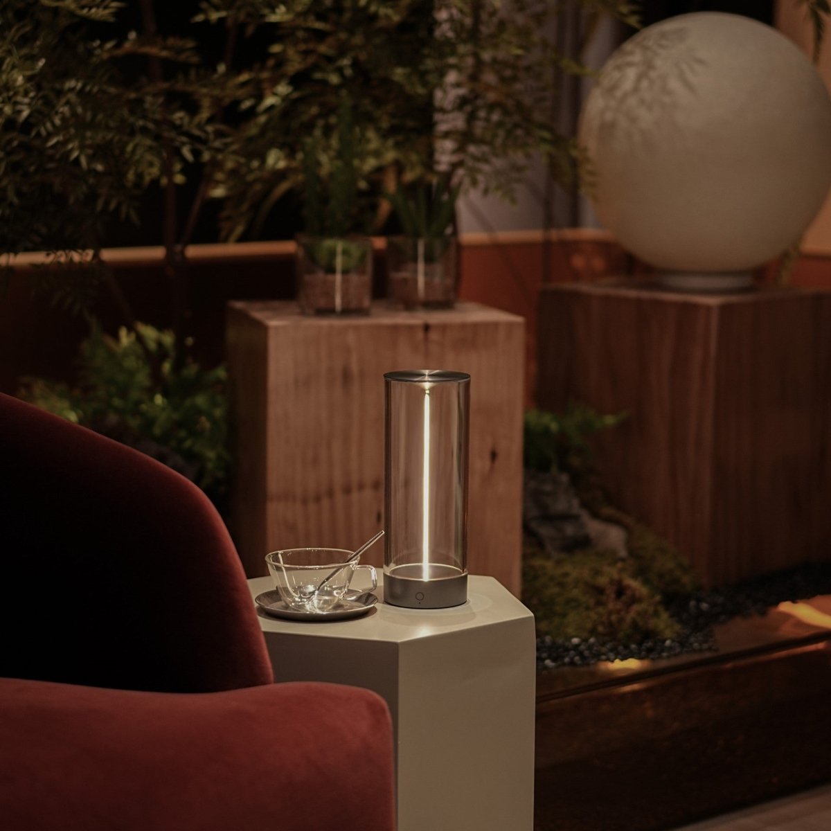 Shine - Elegant Wireless Table Lamp with Dimmable Lighting