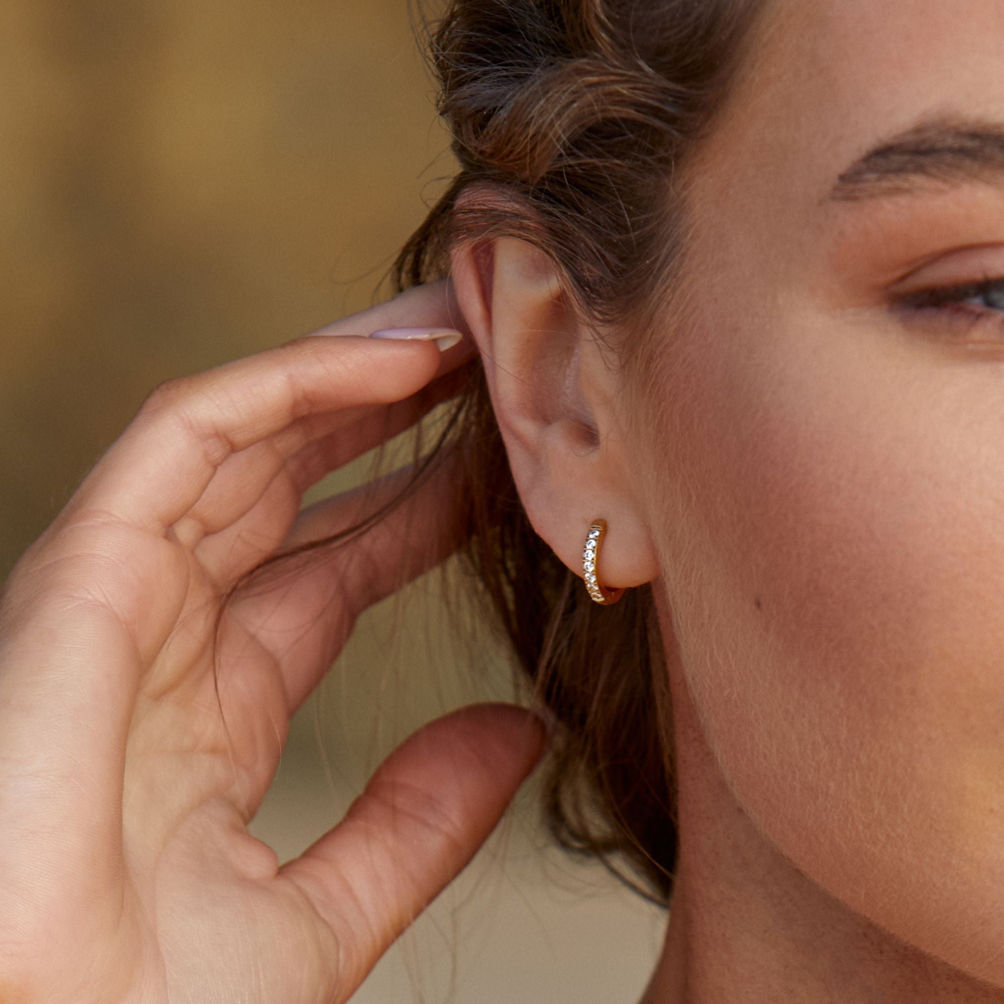 Elegant zirconia small hoop earrings - Amara collection