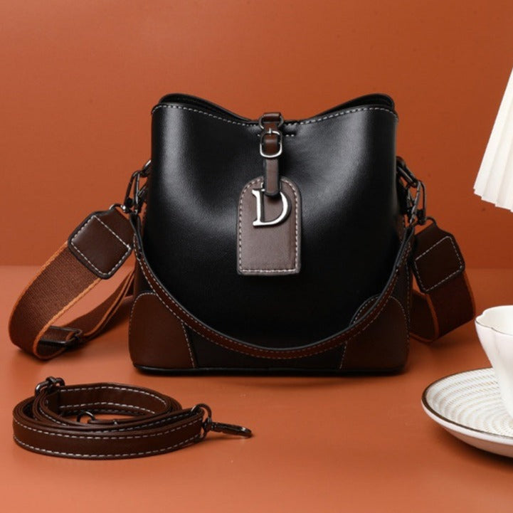 EleganceCross - Luxurious and Practical Shoulder Bag for Every Day