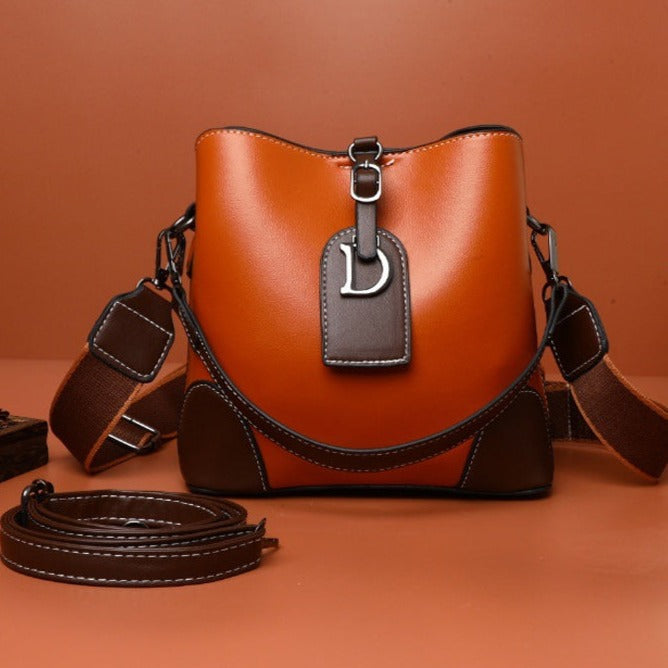 EleganceCross - Luxurious and Practical Shoulder Bag for Every Day