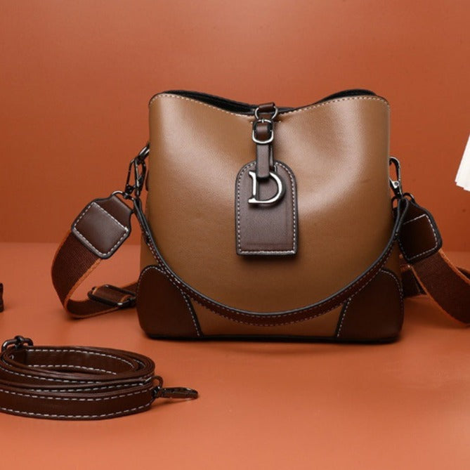 EleganceCross - Luxurious and Practical Shoulder Bag for Every Day