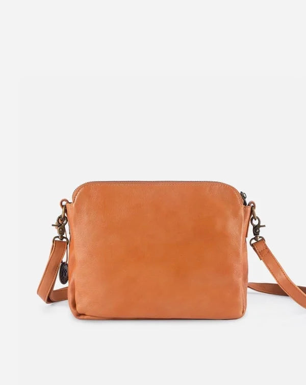 UrbanChic Shoulder Bag – Elegant, Spacious and Lightweight Bag