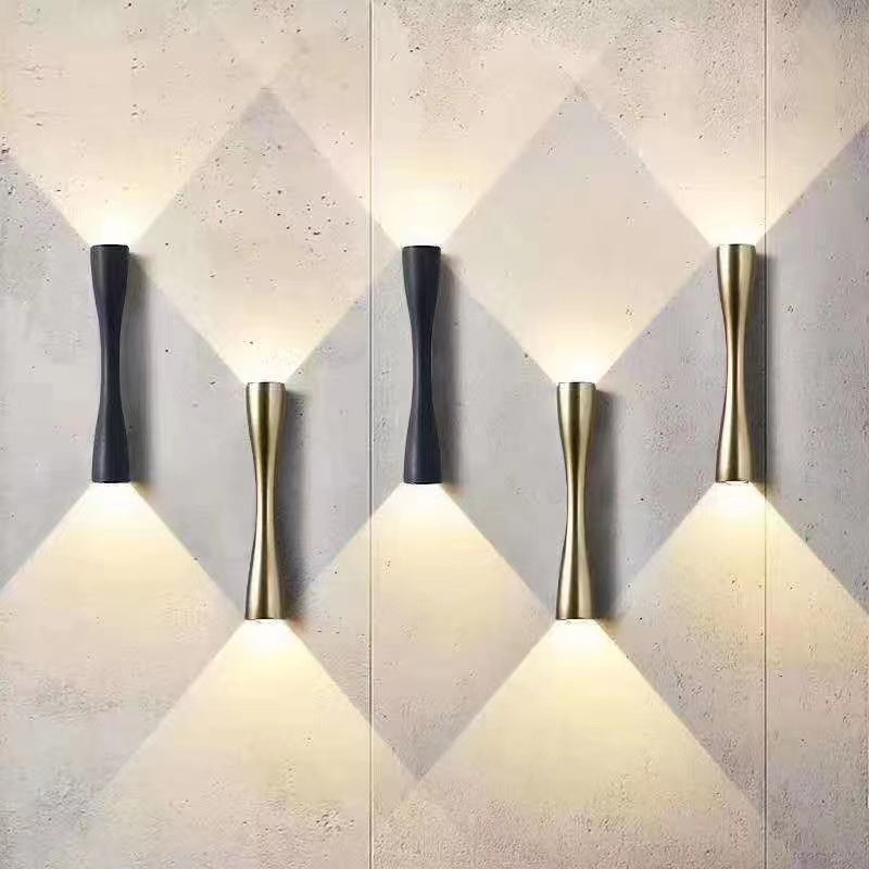 RéconfortGlow – Elegant Water-Resistant Wall Lamp for Indoors and Outdoors