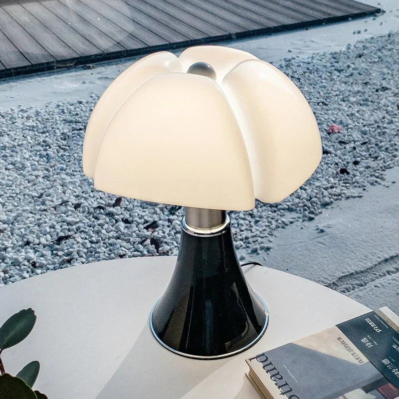 FloraLuxe - Elegant Flower Table Lamp for Interior Design