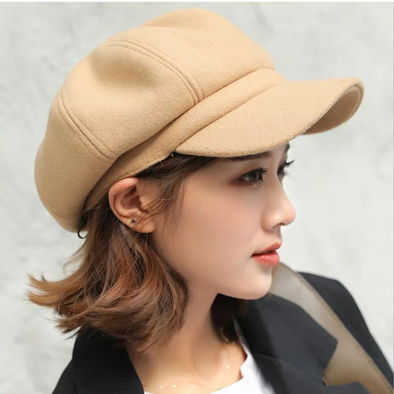 RetroChic Beanie – Vintage Winter Style and Comfort