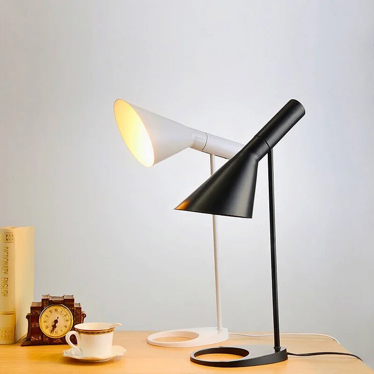 LumiMinimal Table - Elegant LED Table Lamp for Modern Interiors