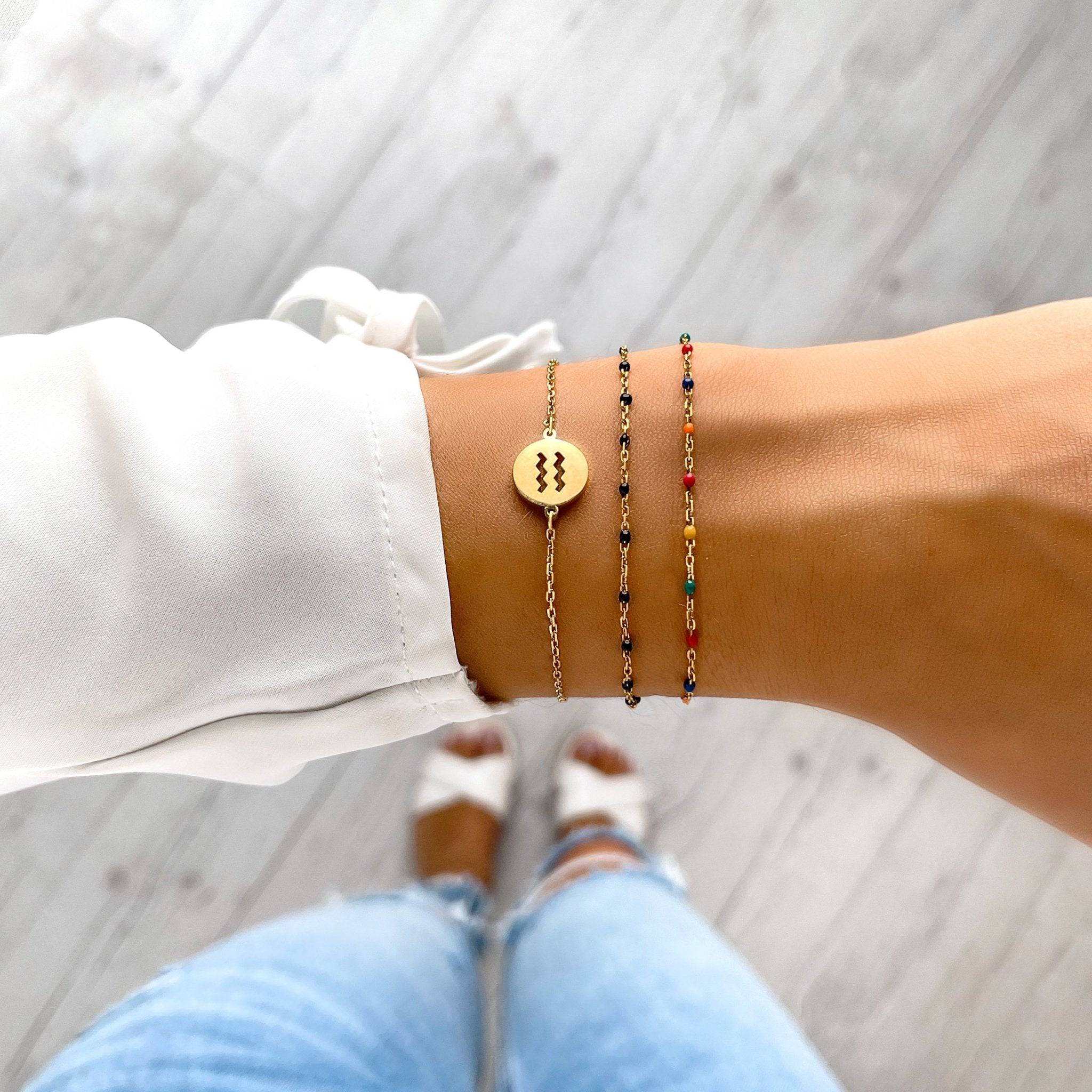 Elegant Zodiac Bracelet - Lyra for a Captivating Look