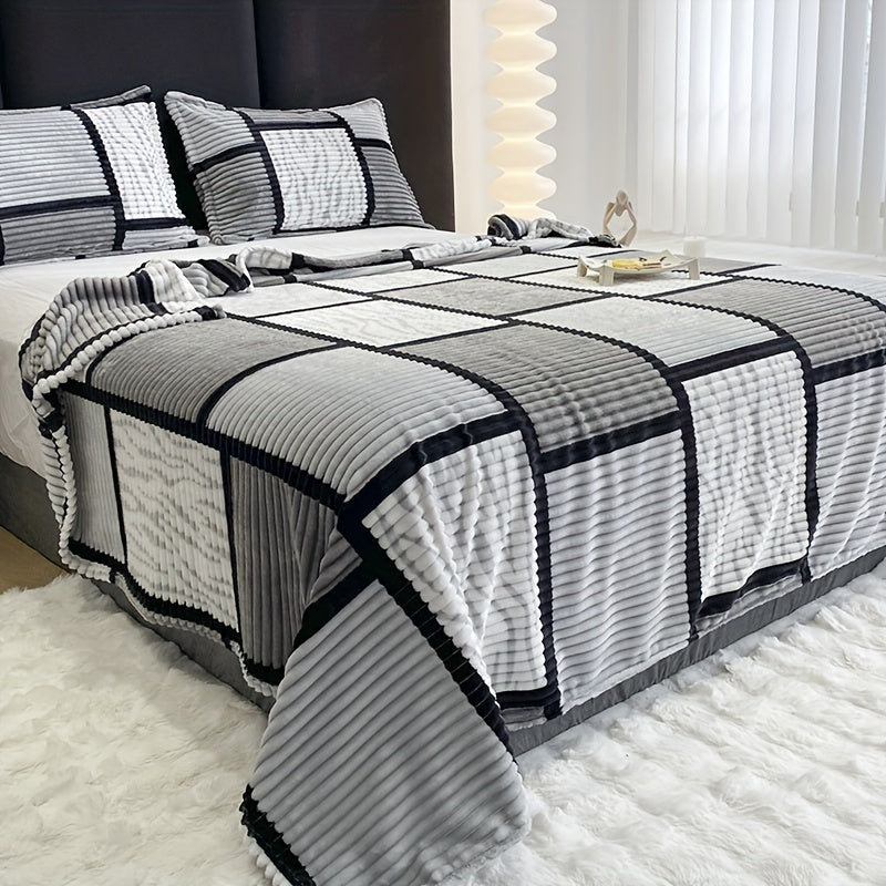 TrendyPlush - Luxurious Velvet Throw for Ultimate Comfort