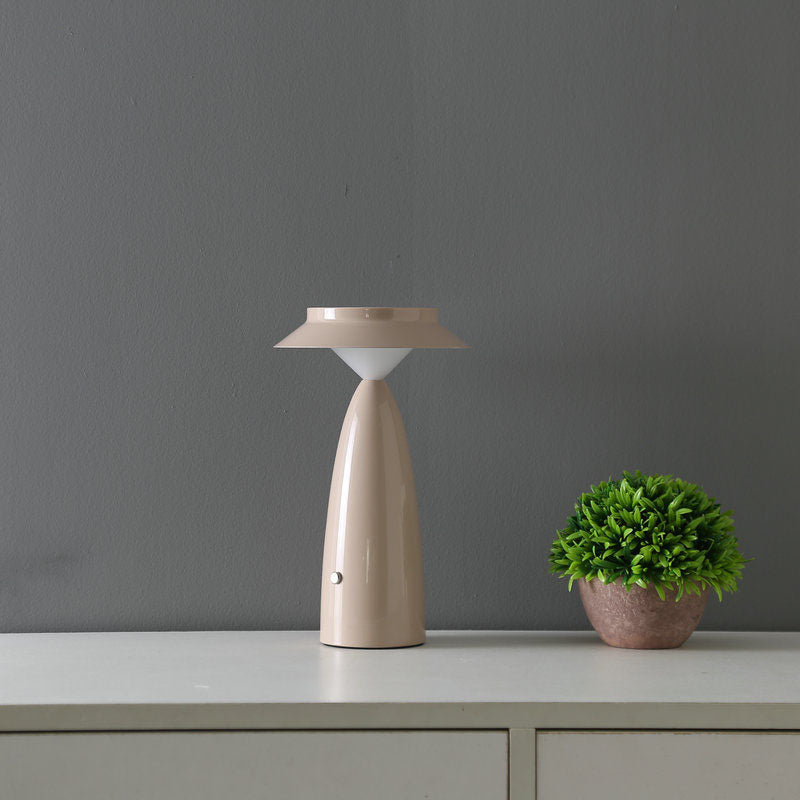 MushroomGlo – Lekfull Lampa med Industriell Charm