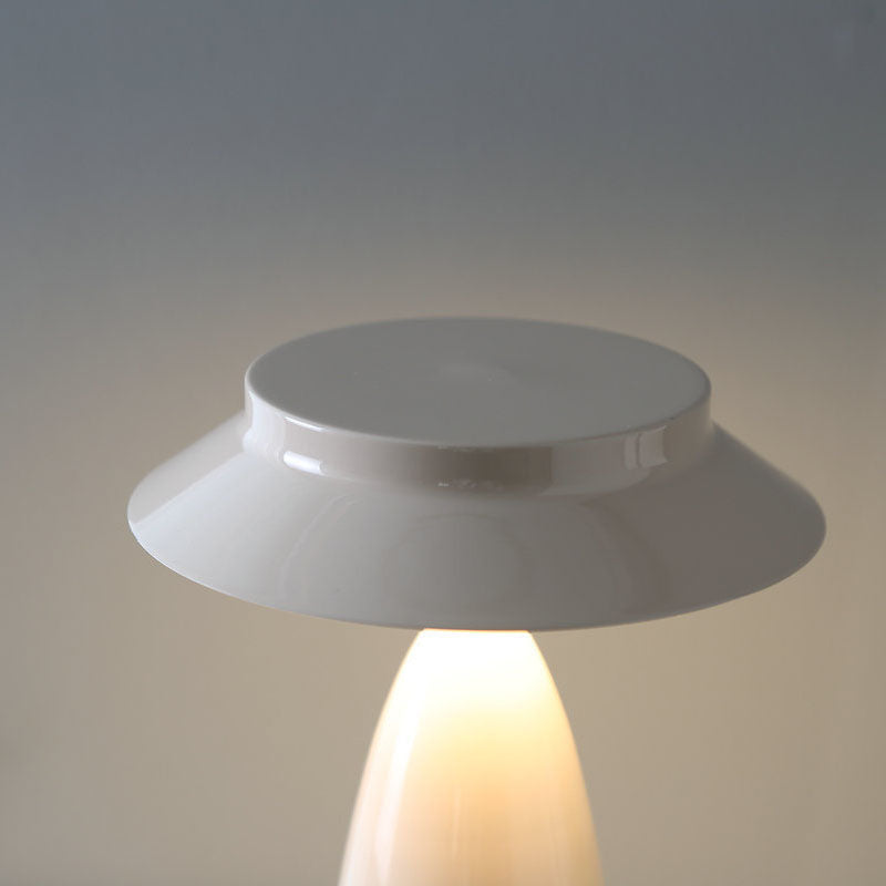 MushroomGlo – Lekfull Lampa med Industriell Charm