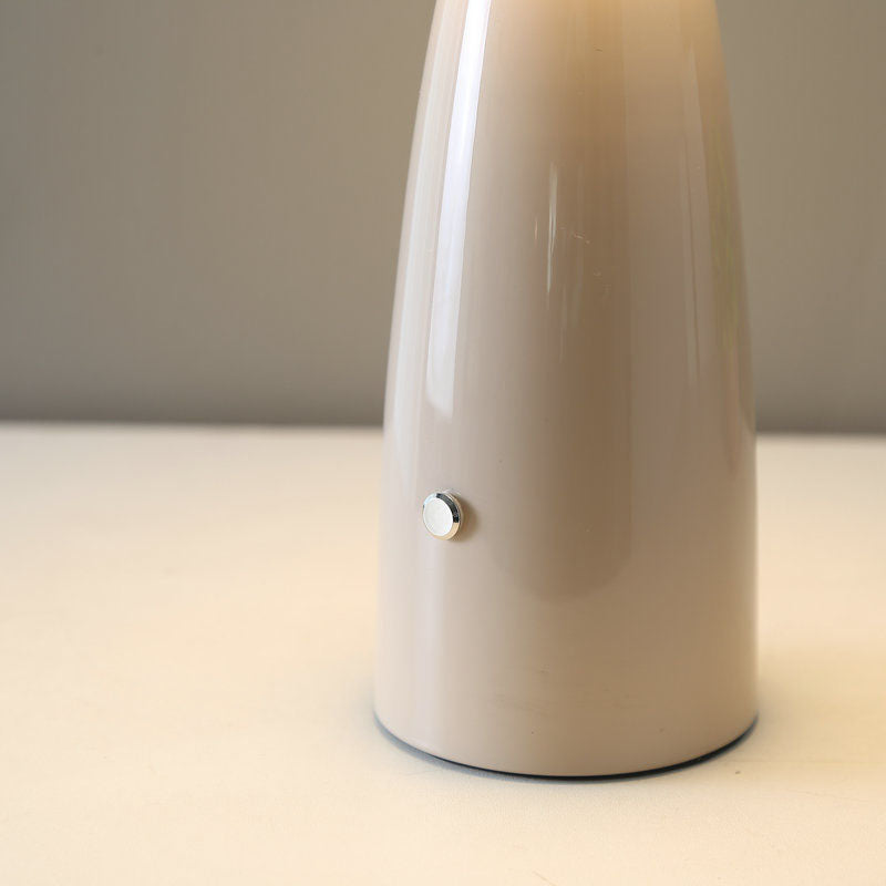 MushroomGlo – Lekfull Lampa med Industriell Charm