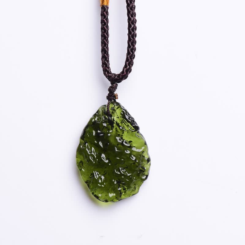 Alina's Captivating Green Moldavite Pendant Necklace for Purification