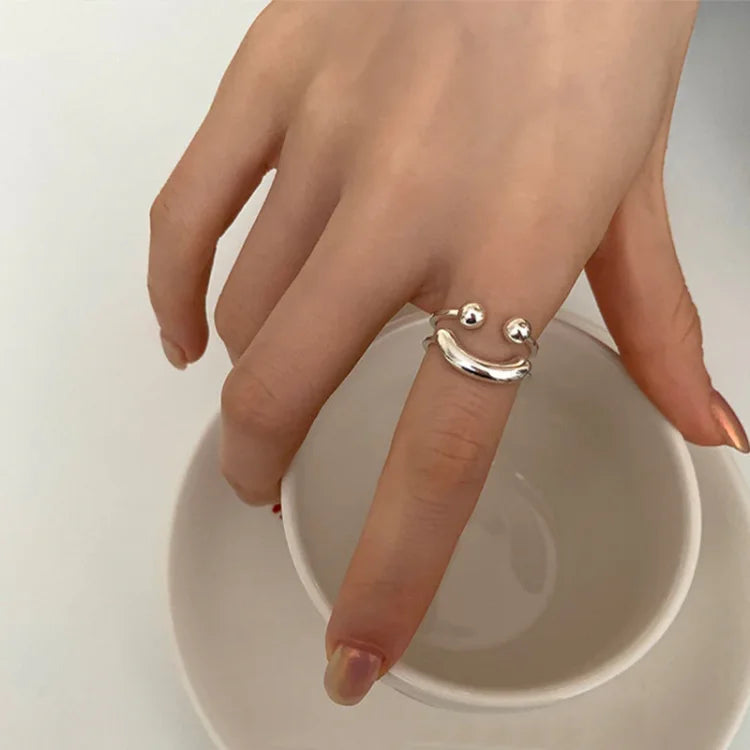Mila - Adjustable Smile Face Ring