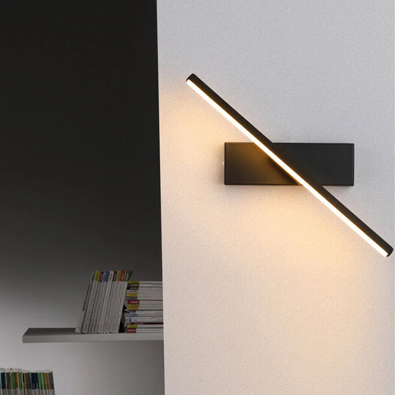 LuxeGlow Wall Lamp - Elegant Wall Lamp with Flexible Lighting for Modern Interiors