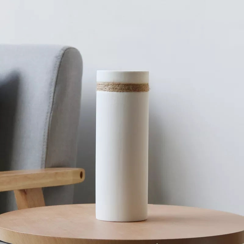 VaseElegant - Luxurious Ceramic Vessel with Jute Accents
