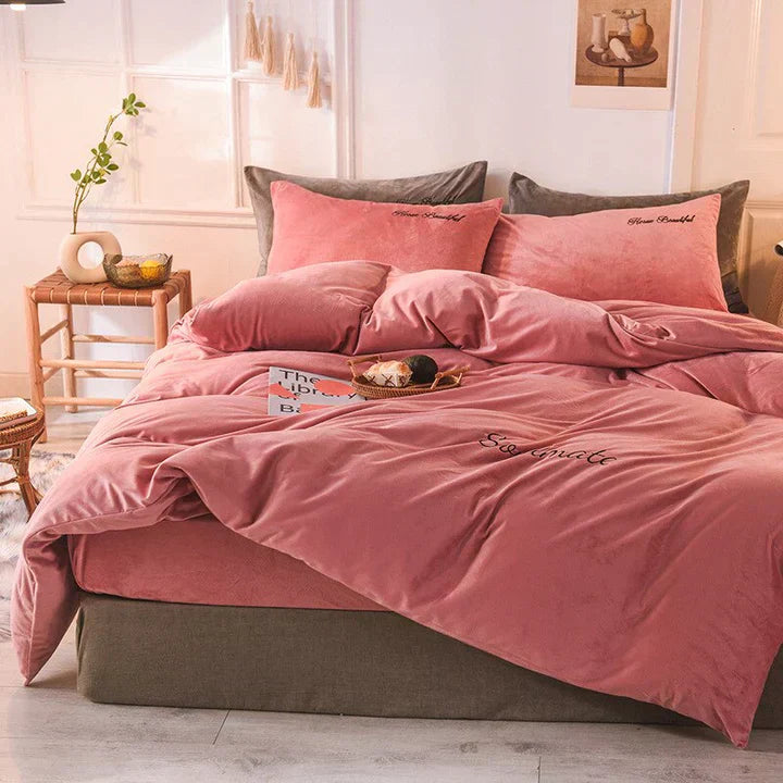 VeloursNacht – Luxurious Bed Linen for Ultimate Comfort