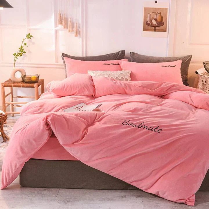 VeloursNacht – Luxurious Bed Linen for Ultimate Comfort