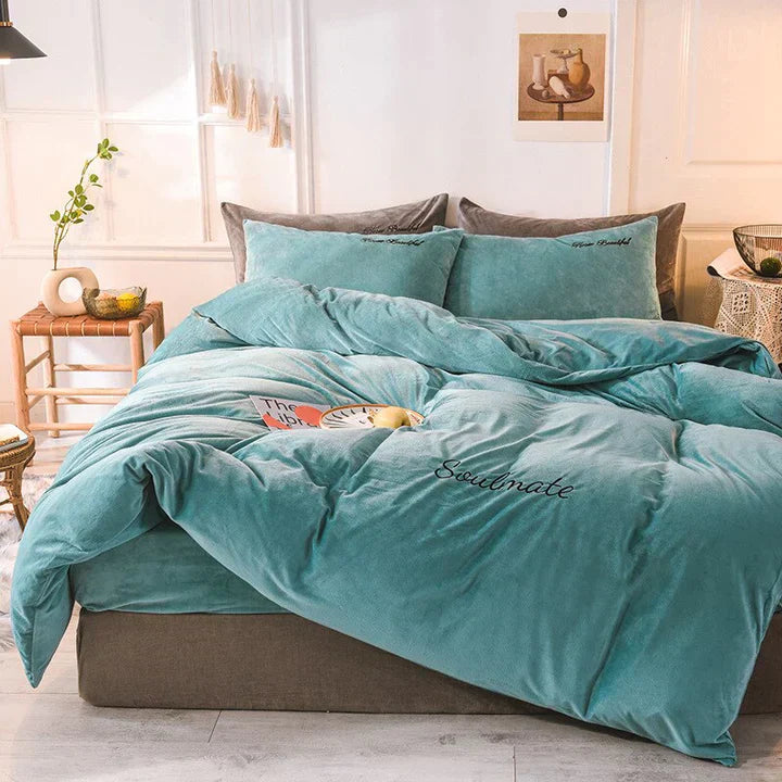 SilkCloud Bedding - Cozy Fleece Bedding for an Unparalleled Sleeping Experience