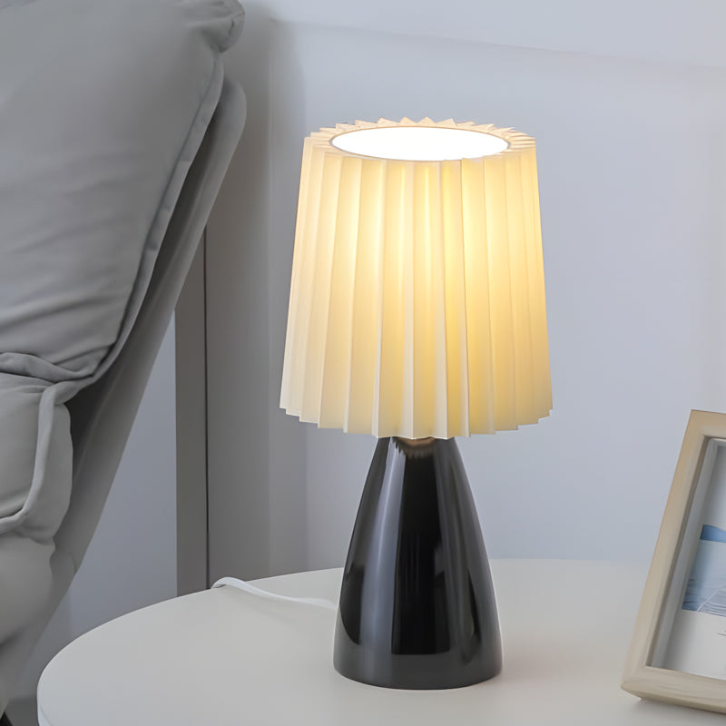 ChicGlow – Dimmable Table Lamp with USB Charger