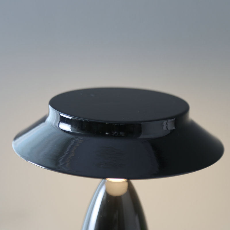 MushroomGlo – Lekfull Lampa med Industriell Charm