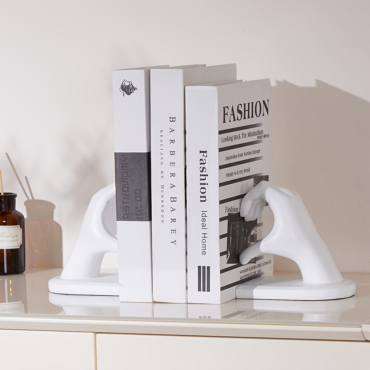 Chic Heart Support - Modern Finger Bookends in Gold