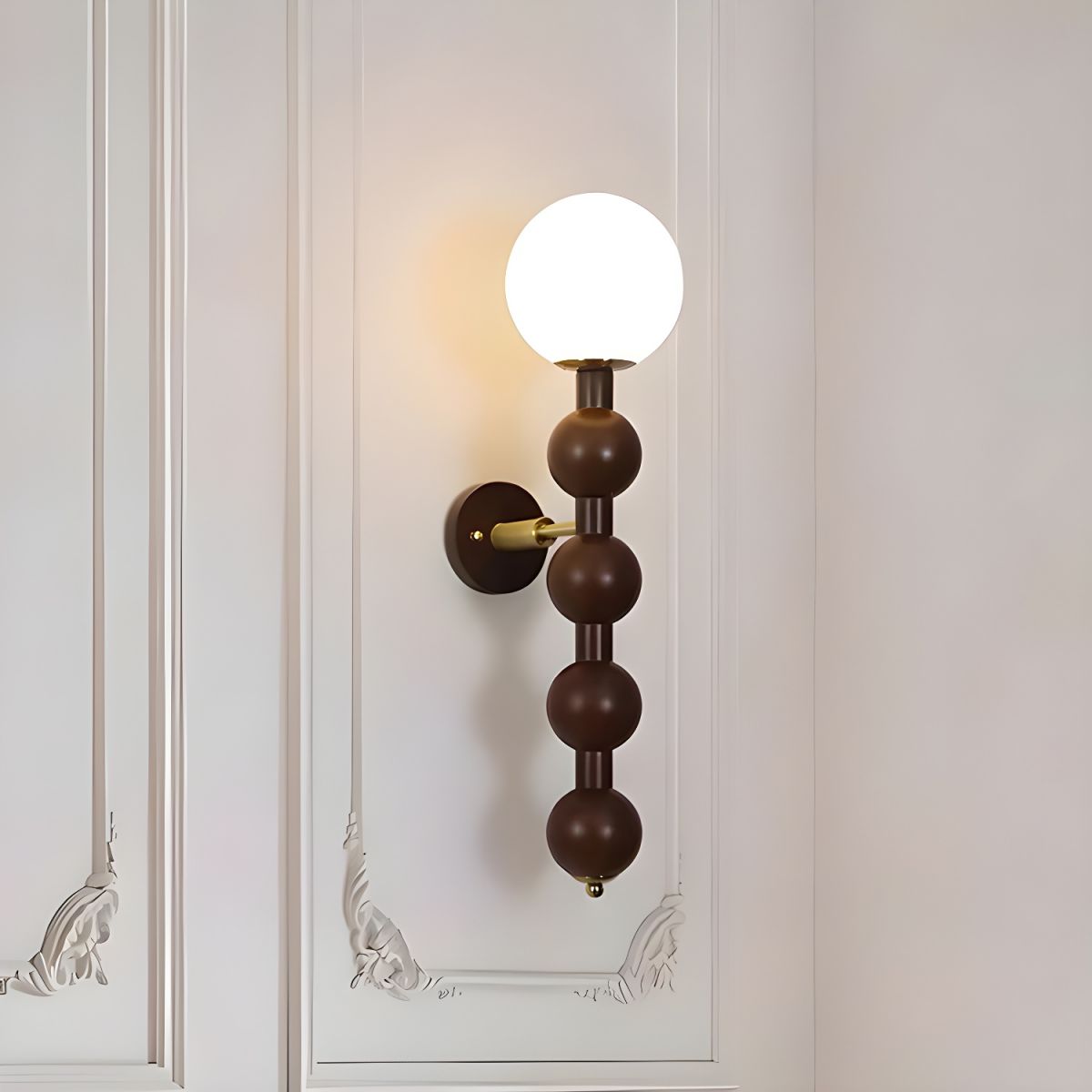 LumenSphere - Luxe Metallvägglampa med Bollar