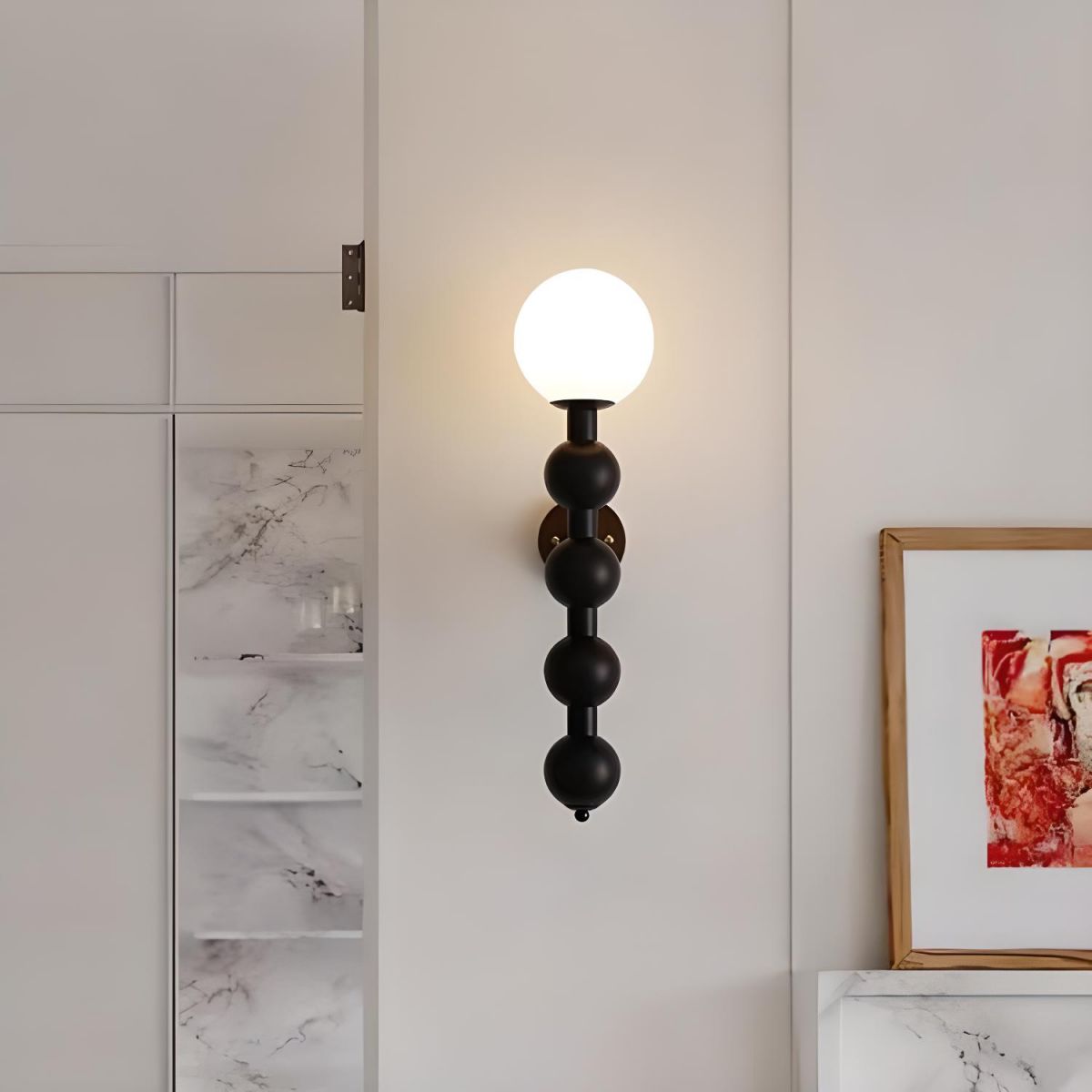 LumenSphere - Luxe Metallvägglampa med Bollar