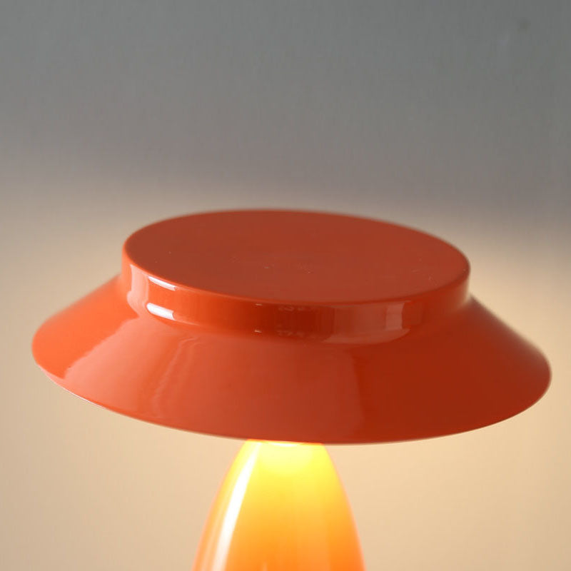 MushroomGlo – Lekfull Lampa med Industriell Charm