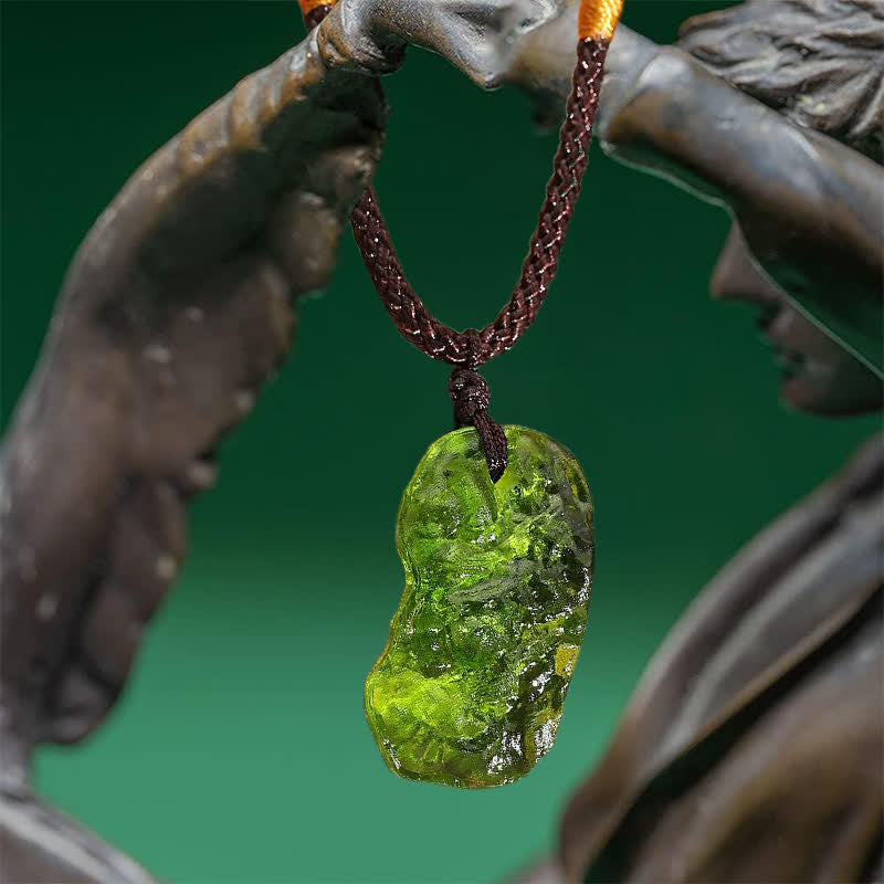Alina's Captivating Green Moldavite Pendant Necklace for Purification