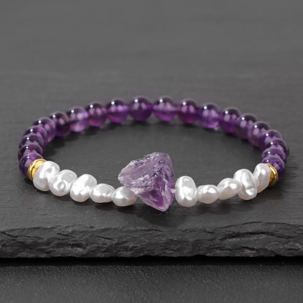 Eline's Captivating Natural Crystal Bracelet