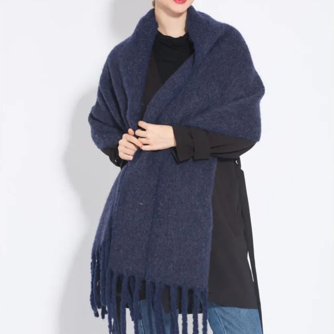 CashmereLuxe Scarf – Elegant and Super Soft