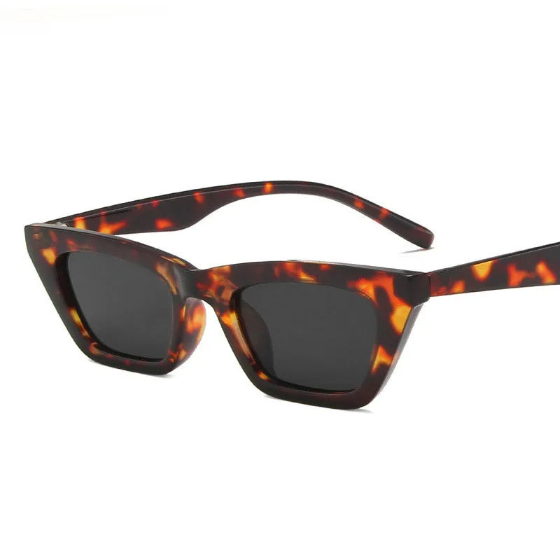 Sofia Shades – Retro Sunglasses for the Fashion-Focused