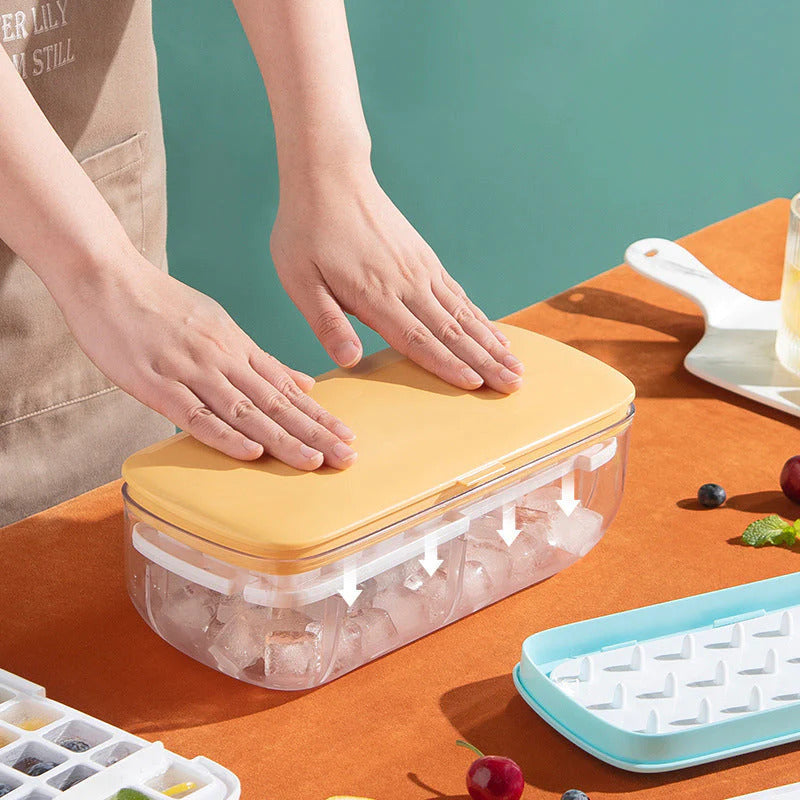 CoolCatcher – Practical Ice Cube Maker with Collector Box