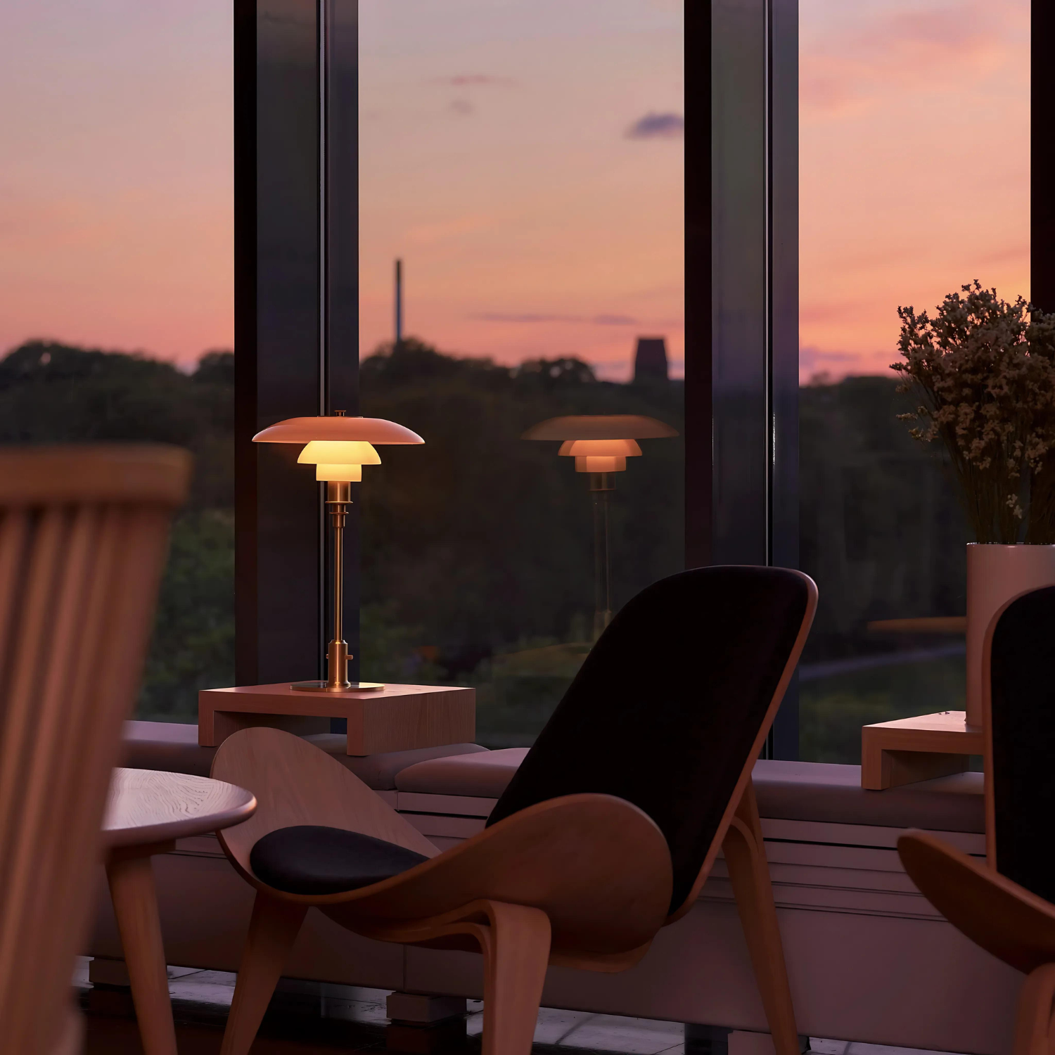 Lumière Serein - Elegant Metal Table Lamp 