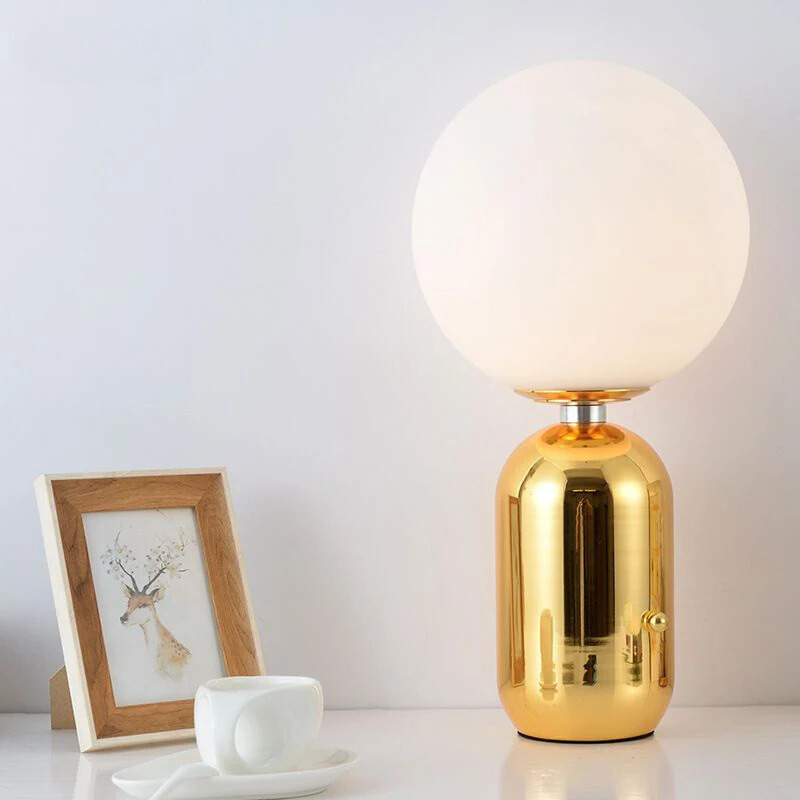 SphericalStyle - Elegant Ball-Shaped Lamp for Our Rooms
