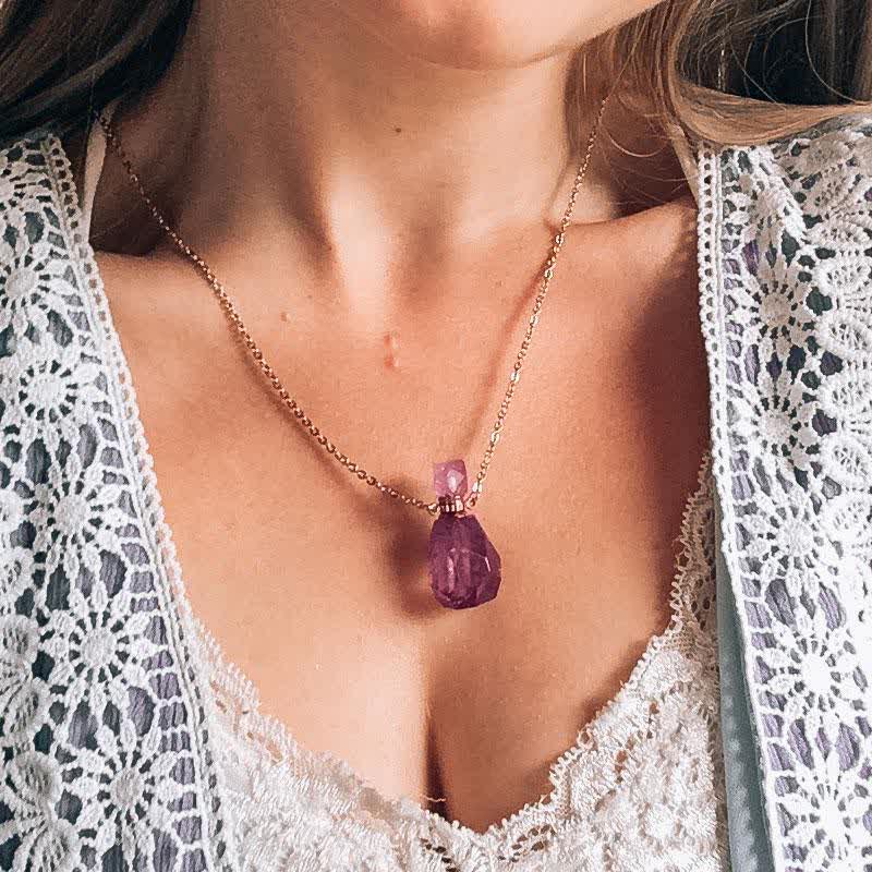 Elegant Necklace with Crystals Perfume Bottle - Iris