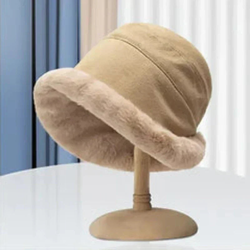 WinterGlow Beanie – Luxurious and Warm Hat for Cold Days